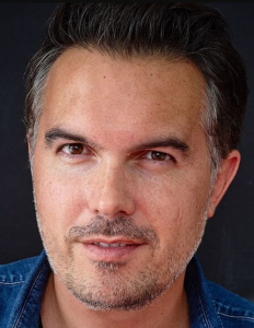 Maxime Chattam – Écrivain de thrillers et de fantasy, il est un grand amateur de jeu de rôle.